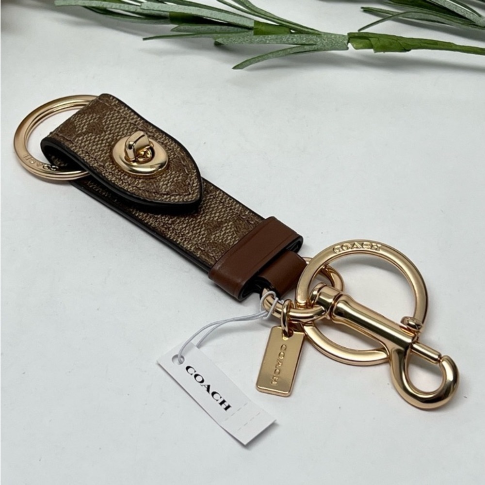 Coach Signature Trigger Snap Turnlock Key Fob Keychain Bag Charm NWT - Picture 2 of 7